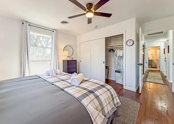 Cozy Walkable To Uiuc Villa *