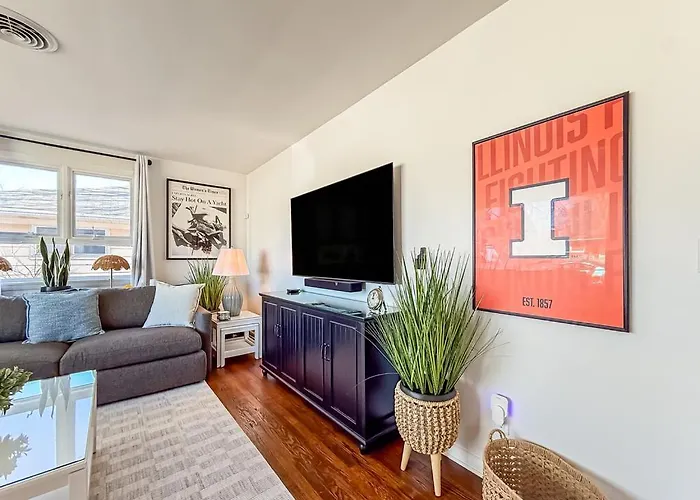 Cozy Walkable To Uiuc Champaign