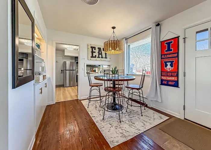 Cozy Walkable To Uiuc *
