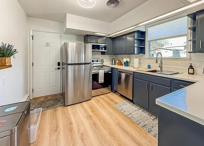 Cozy Walkable To Uiuc Champaign