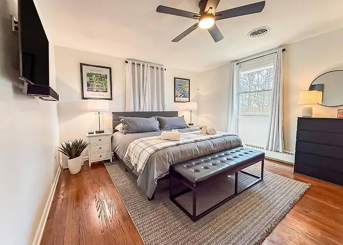 Villa Cozy Walkable To Uiuc Champaign